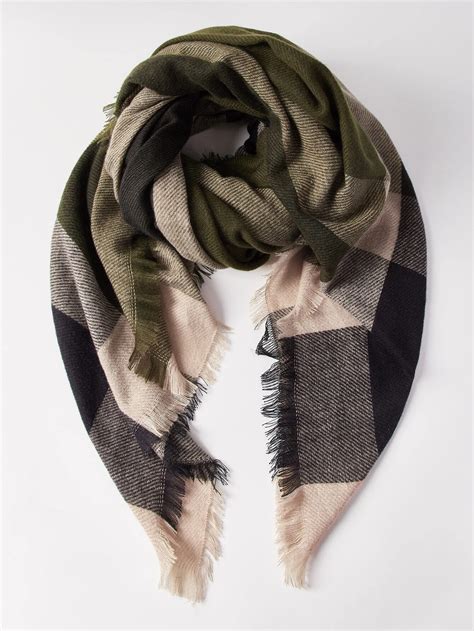 wie trägt man einen burberry schal|Burberry scarf outlet.